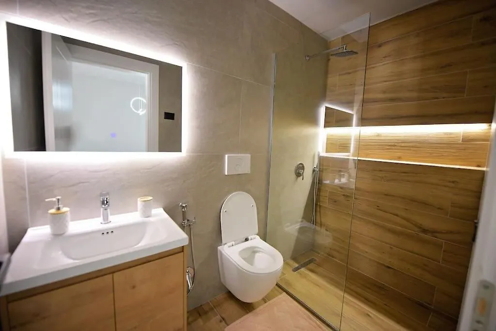 Apartment The House Of Flowers Shkodra